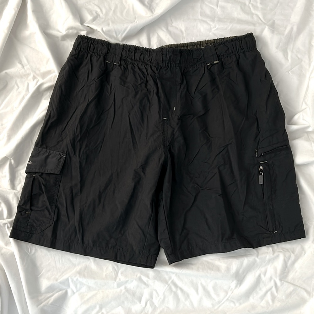 Ducks unlimited, men’s swim trunks. Cargo style with mesh lining. Black. L.